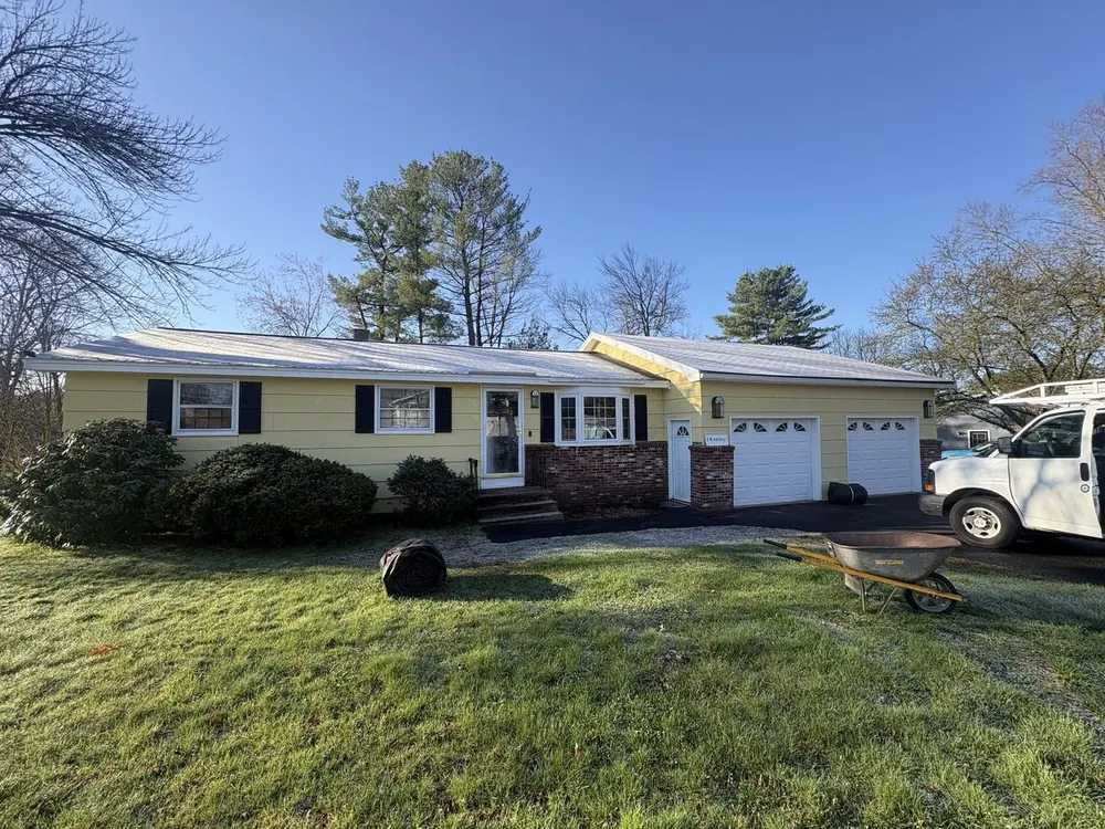 Roof before A-Z Roofing replacement